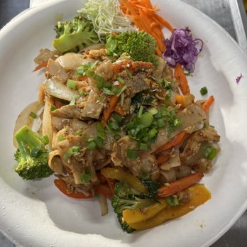 Sawasdee Maui Thai - Pad See Eiw - Food Trucks Near Me - Kihei, Hawaii Sawasdee Maui Thai - Pad See Eiw - Food Trucks Near Me - Kihei, Hawaii