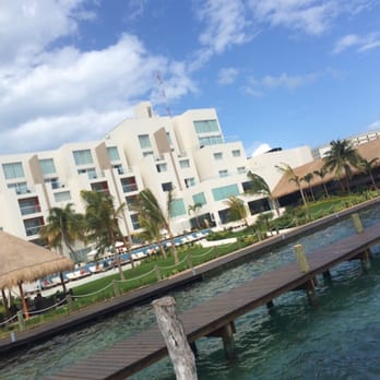 Real Inn - View of the back from a dock - Hotels Near Me - Cancún, ROO Real Inn - View of the back from a dock - Hotels Near Me - Cancún, ROO