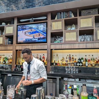 American Express Centurion Lounge - Main bar. - Airport Lounges Near Me - Atlanta, Georgia