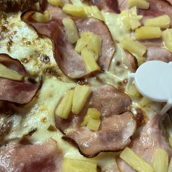 Pizza Factory - Hawaiian pizza Is great also again thank you very much we appreciate your on time pizza delivery I would order it again - Pizza Near Me - Turlock, California