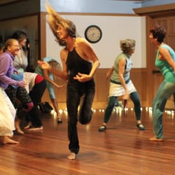 Ecstatic Dance Hawaii - Letting go in dance