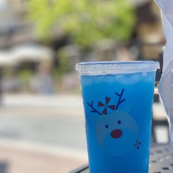 Auntie Anne's - Blue raspberry lemonade - Fast Food Near Me - Glendale, California Auntie Anne's - Blue raspberry lemonade - Fast Food Near Me - Glendale, California