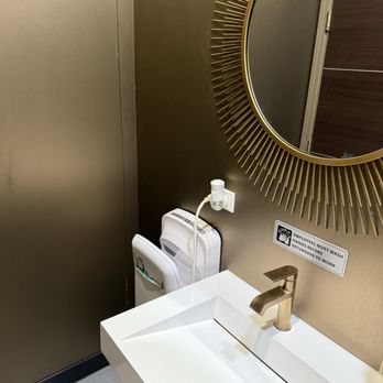 STR Sushi Taku Rotary - Unisex bathroom. Hand dryer didn't work. - Conveyor Belt Sushi Near Me - Chicago, Illinois STR Sushi Taku Rotary - Unisex bathroom. Hand dryer didn't work. - Conveyor Belt Sushi Near Me - Chicago, Illinois