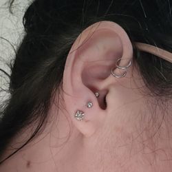 Ink Addiction - She pierced my anti tragus