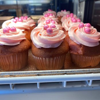 Liliha Bakery - Cupcakes - Bakeries Near Me - Honolulu, Hawaii
