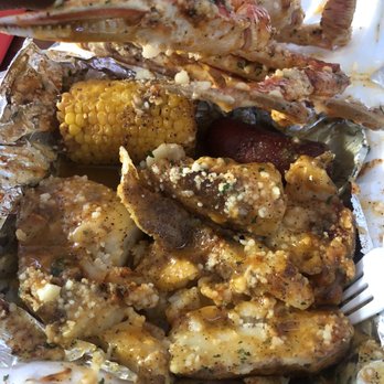 Mr3s Crabpot Seafood Takeout - Single Crab Cluster Corn sausage Garlic Potatoes - Seafood Near Me - Charlotte, North Carolina Mr3s Crabpot Seafood Takeout - Single Crab Cluster Corn sausage Garlic Potatoes - Seafood Near Me - Charlotte, North Carolina