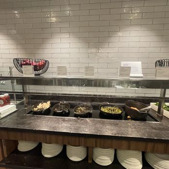 The Centurion Lounge - Airport Lounges Near Me - San Francisco, California