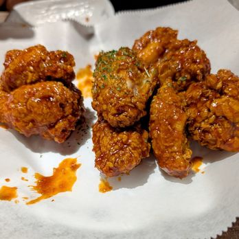 92 Chicken - Spicy garlic chicken wings - Chicken Wings Near Me - Overland Park, Kansas 92 Chicken - Spicy garlic chicken wings - Chicken Wings Near Me - Overland Park, Kansas