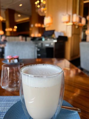 THE Blvd Restaurant and Lounge by null