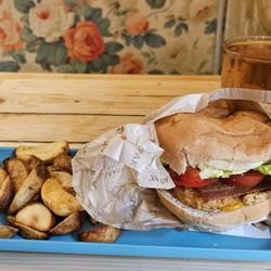 Hank Burger Paris Archives