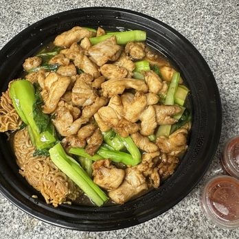 Golden Eagle Chinese Restaurant - Minute Chicken Cake Noodle - Seafood Near Me - Honolulu, Hawaii Golden Eagle Chinese Restaurant - Minute Chicken Cake Noodle - Seafood Near Me - Honolulu, Hawaii