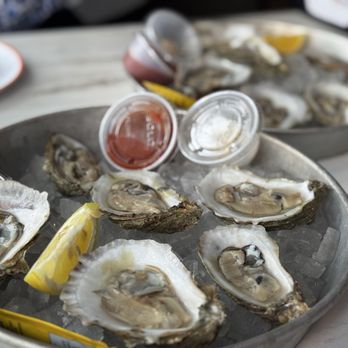 Quirks - Dollar oysters on happy hour - Tacos Near Me - Virginia Beach, Virginia Quirks - Dollar oysters on happy hour - Tacos Near Me - Virginia Beach, Virginia
