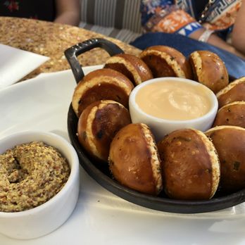 Overlook Lounge, Aperitifs & Spirits - Pretzel bites (more like sliders) [$15, 5.0 stars] - Lounges Near Me - Las Vegas, Nevada