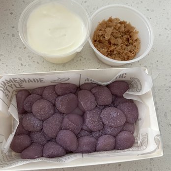 Motto Tea Cafe - taro mochi nugget which dipping sauce (right side is corn flakes) - Bubble Tea Near Me - San Gabriel, California Motto Tea Cafe - taro mochi nugget which dipping sauce (right side is corn flakes) - Bubble Tea Near Me - San Gabriel, California