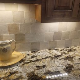 Beautiful full backslash tile in the showroom. This is what I ordered. Beautiful full backslash tile in the showroom. This is what I ordered.