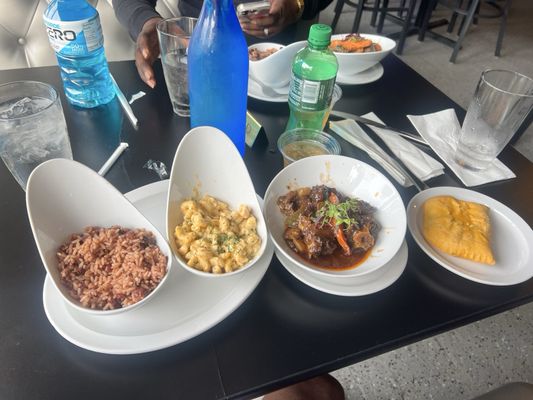 SHATTAZ JERK BAR & GRILL by null