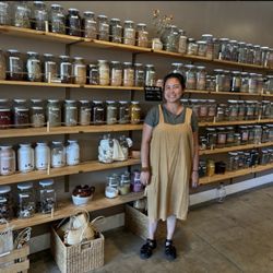 Earthensoul - Bobbi is a so knowledgeable & kind. Always Supporting Women Owned small businesses. It smell so good in her shop! Thank you