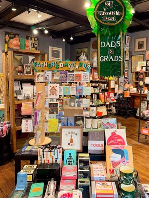 Foursided Card + Gift - On Clark in Lakeview by null