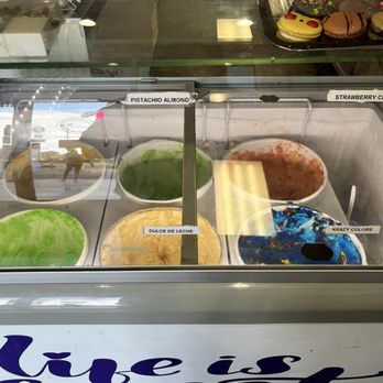 Creamberry - Lots of different ice cream flavors - Desserts Near Me - Las Vegas, Nevada