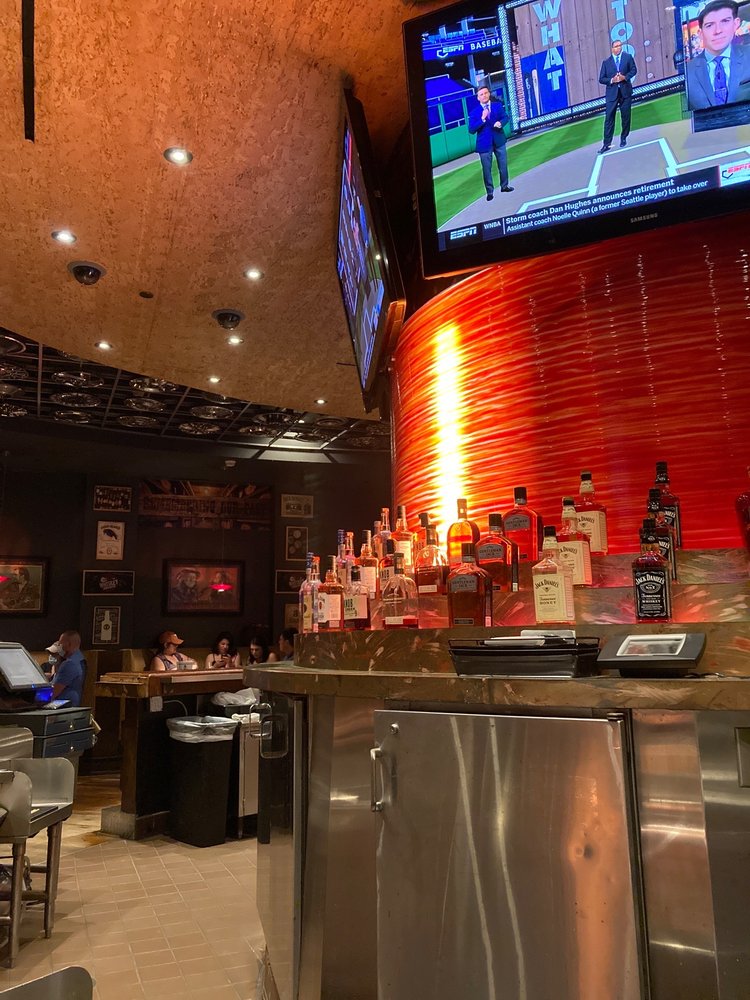 WHISKEY ROADHOUSE Updated October 2024 24 Photos 711 Horseshoe