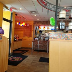 Popeyes - Popeyes dining and ordering area