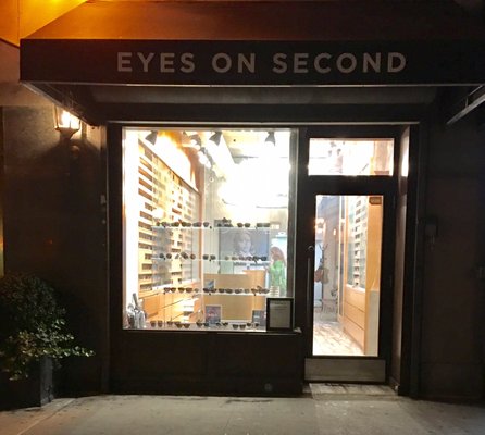 Eyes on Second by null