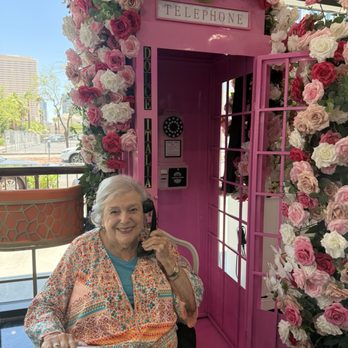 Dolce Italia by MEKK - Birthday girl - Bakeries Near Me - Phoenix, Arizona
