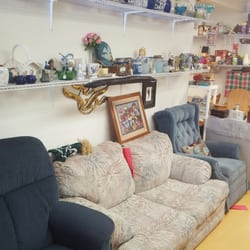 Kenny G's Little Red Barn Flea Market
