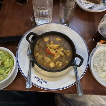 The Dubliner - Curry chicken (replaced the side of fries with a side salad) - Irish Pub Near Me - Boston, Massachusetts