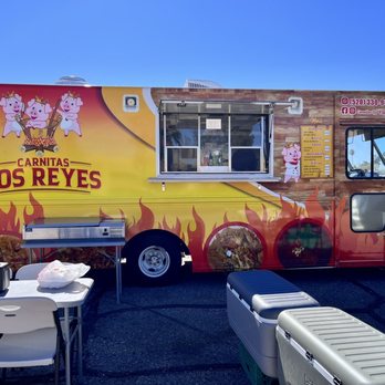 Carnitas Los Reyes - Outside - Food Trucks Near Me - Tucson, Arizona