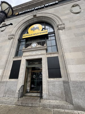 Buffalo Wild Wings by null