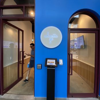 Aloette Go - Entrance - pre order outside - Burgers Near Me - Toronto, Ontario