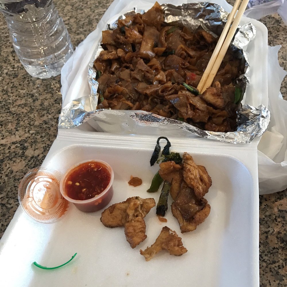 Ontar Thai Restaurant - I ordered this pad noodle to go and i found this green plastic thing in the noodle, nasty. - Thai Near Me - Ontario, California