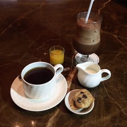 Le Bar - Afternoon coffee at Le Bar Sofitel.