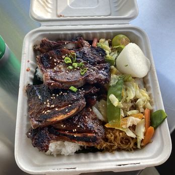 Lola Betty's Kitchen - Short rib plate - Food Trucks Near Me - Camarillo, California Lola Betty's Kitchen - Short rib plate - Food Trucks Near Me - Camarillo, California