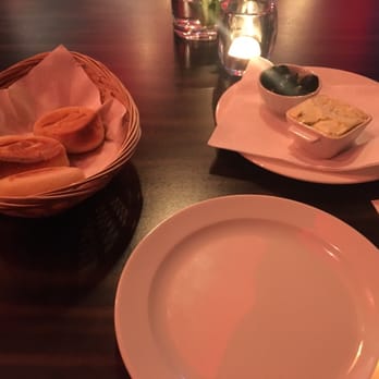 Astore - Warm bread and good garlic and herb butter - Italian Near Me - Dusseldorf, NW Astore - Warm bread and good garlic and herb butter - Italian Near Me - Dusseldorf, NW