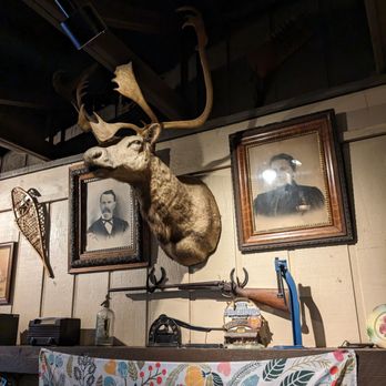 Cracker Barrel Old Country Store - American Near Me - Clemmons, North Carolina