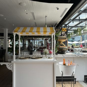 Nodo Liberty - Mimosa cart - Italian Near Me - Toronto, Ontario