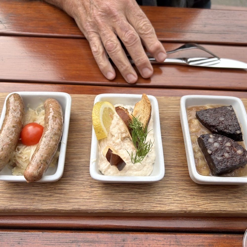 Schnitzelei Mitte - Sampler plate - Schnitzel Near Me - Berlin, BE Schnitzelei Mitte - Sampler plate - Schnitzel Near Me - Berlin, BE