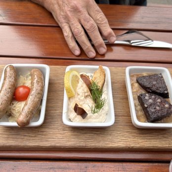 Schnitzelei Mitte - Sampler plate - Schnitzel Near Me - Berlin, BE Schnitzelei Mitte - Sampler plate - Schnitzel Near Me - Berlin, BE
