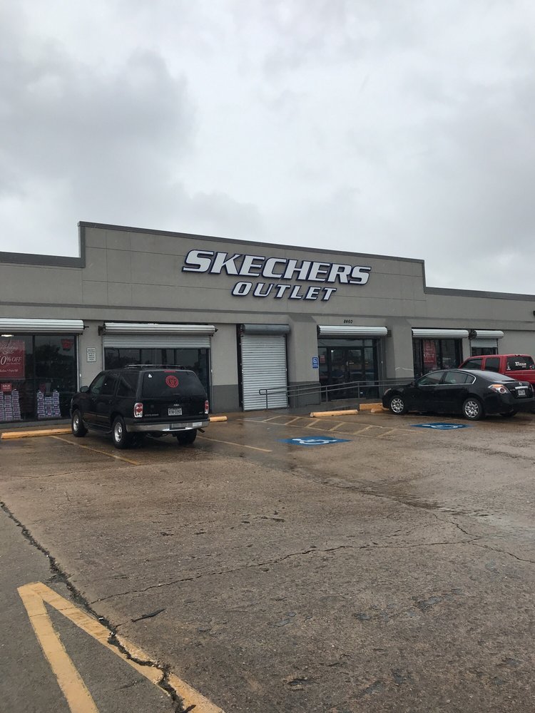 skechers gulf freeway