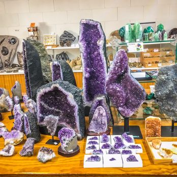 Onyx Cave - Purple Amethyst - Landmarks & Historical Buildings Near Me - Cave City, Kentucky