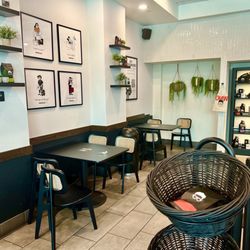 Gregorys Coffee - Interior