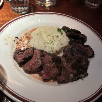 Ozzie's Good Eats - Hanger Steak Salad - American Near Me - Fairfax, Virginia