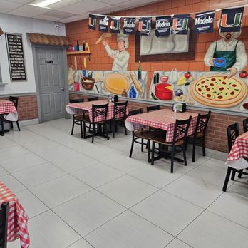 Steve's Pizza - Tables - Pizza Near Me - Miami, Florida Steve's Pizza - Tables - Pizza Near Me - Miami, Florida