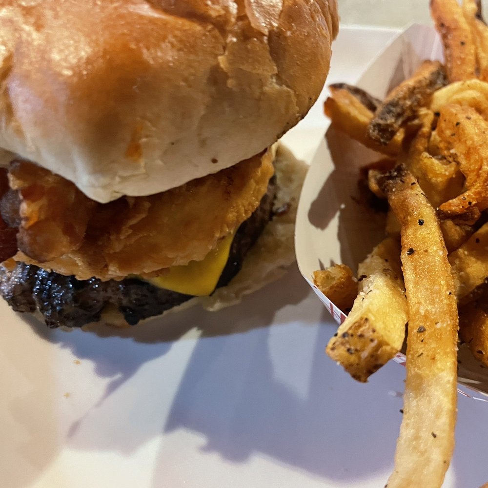 Harry's Alehouse - Gastropubs Near Me - Fredericksburg, Virginia