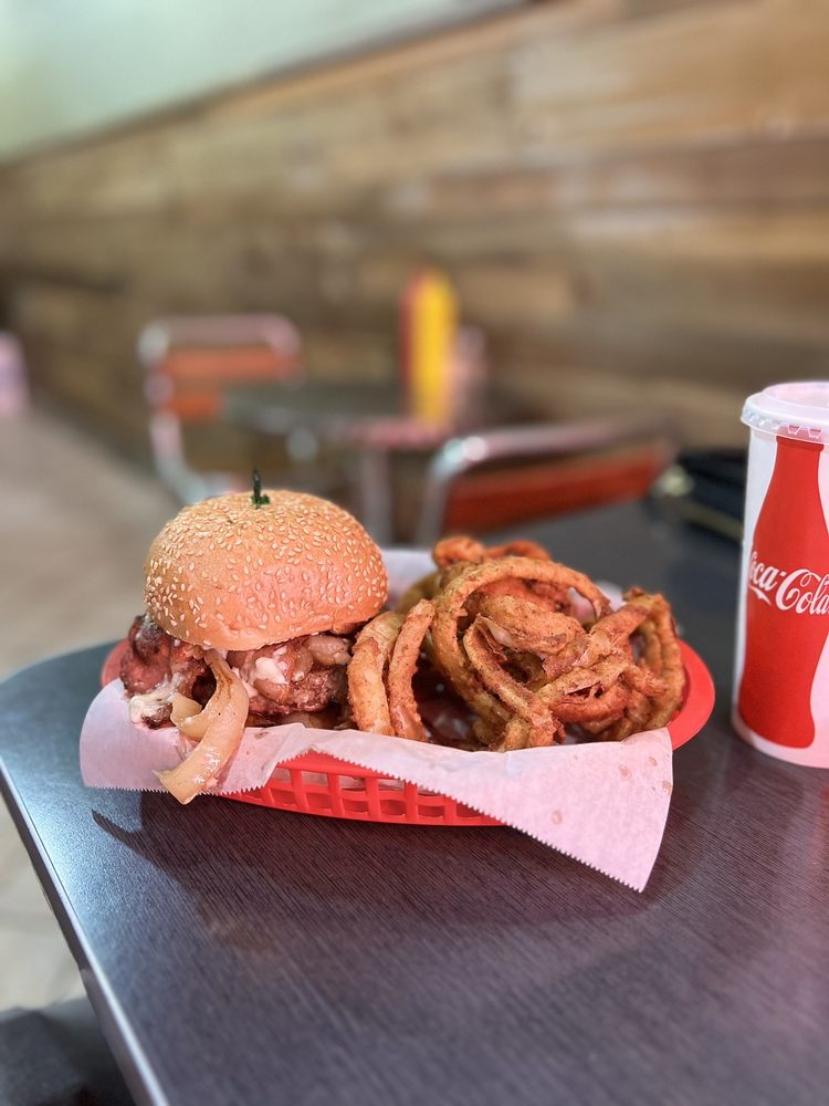 Pearl's Deluxe Burgers