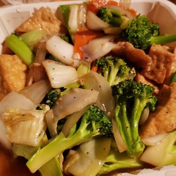Pho Tau Bay - S22 Tofu with vegetables (~$13). Decent simple stir fry, but the V7 Dau hu xao bong cai xanh is better. - Vietnamese Near Me - Minneapolis, Minnesota Pho Tau Bay - S22 Tofu with vegetables (~$13). Decent simple stir fry, but the V7 Dau hu xao bong cai xanh is better. - Vietnamese Near Me - Minneapolis, Minnesota