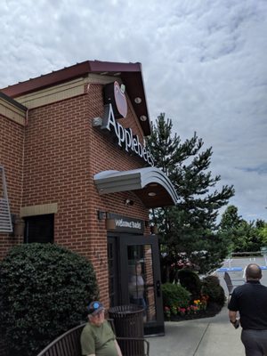 Applebee's Grill + Bar by null