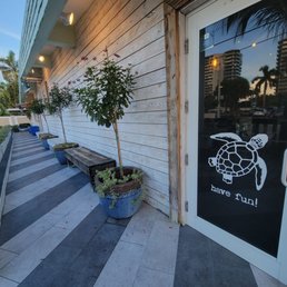 Exterior photo of Tiki Tiki - Hollywood, Florida Exterior photo of Tiki Tiki - Hollywood, Florida